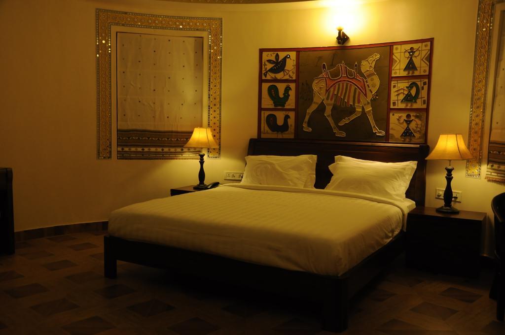 Seven Sky Clarks Exotica Hotel Bhuj Buitenkant foto