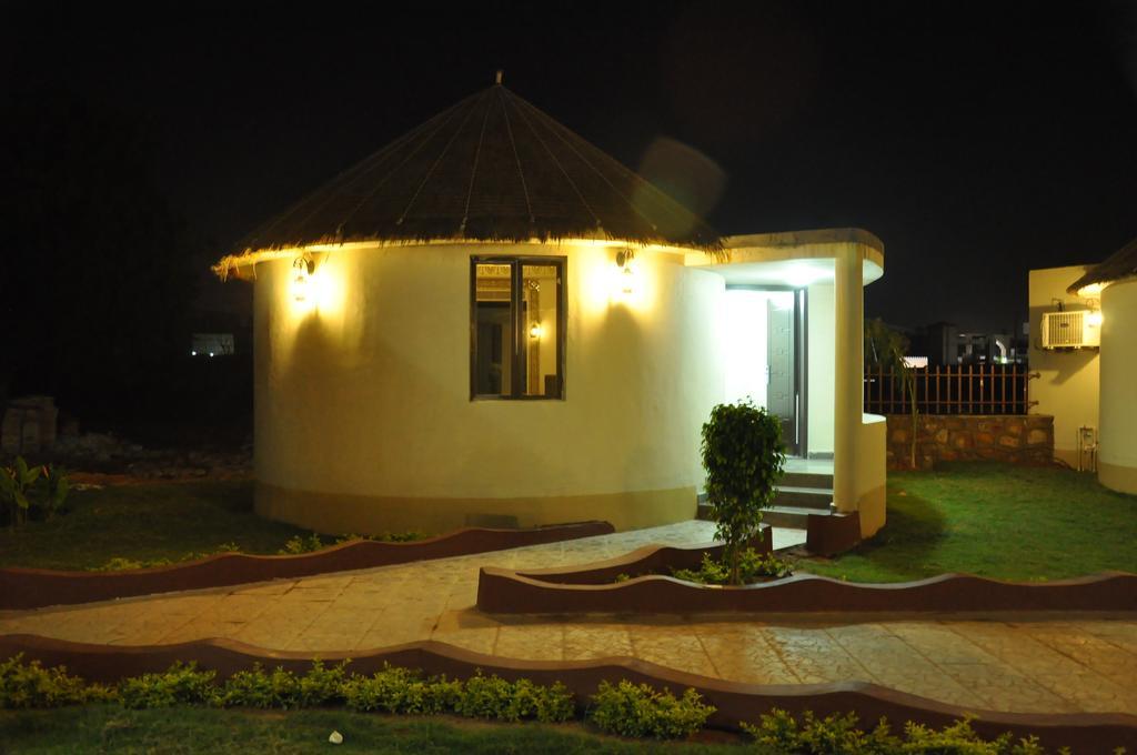Seven Sky Clarks Exotica Hotel Bhuj Buitenkant foto