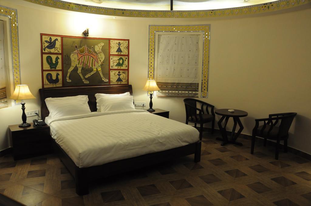 Seven Sky Clarks Exotica Hotel Bhuj Kamer foto