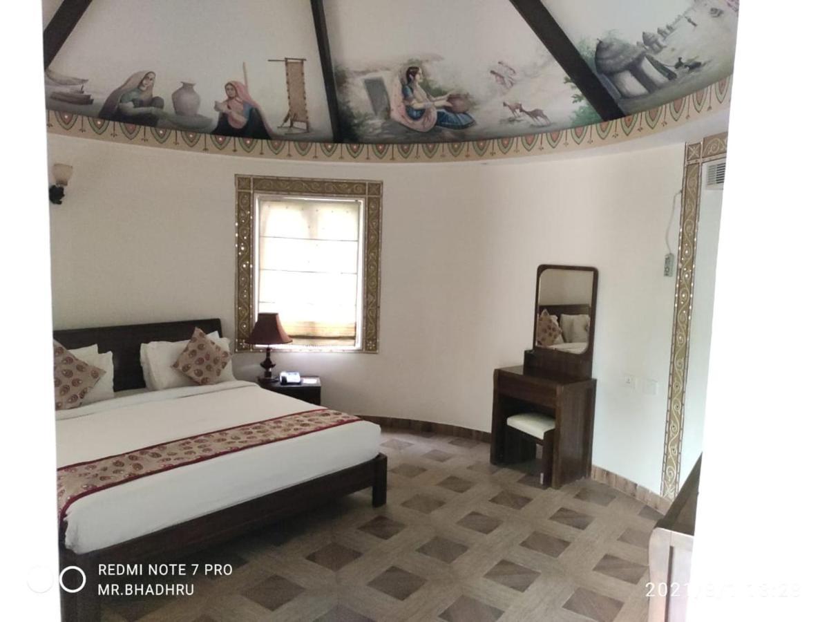 Seven Sky Clarks Exotica Hotel Bhuj Buitenkant foto