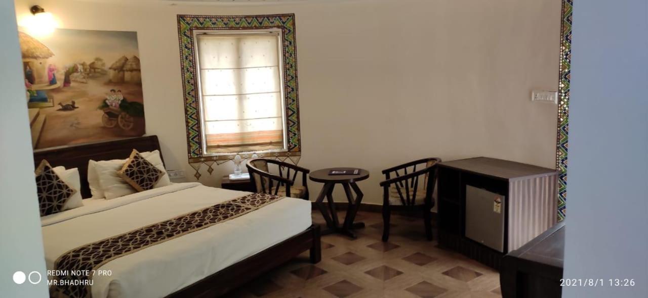 Seven Sky Clarks Exotica Hotel Bhuj Buitenkant foto