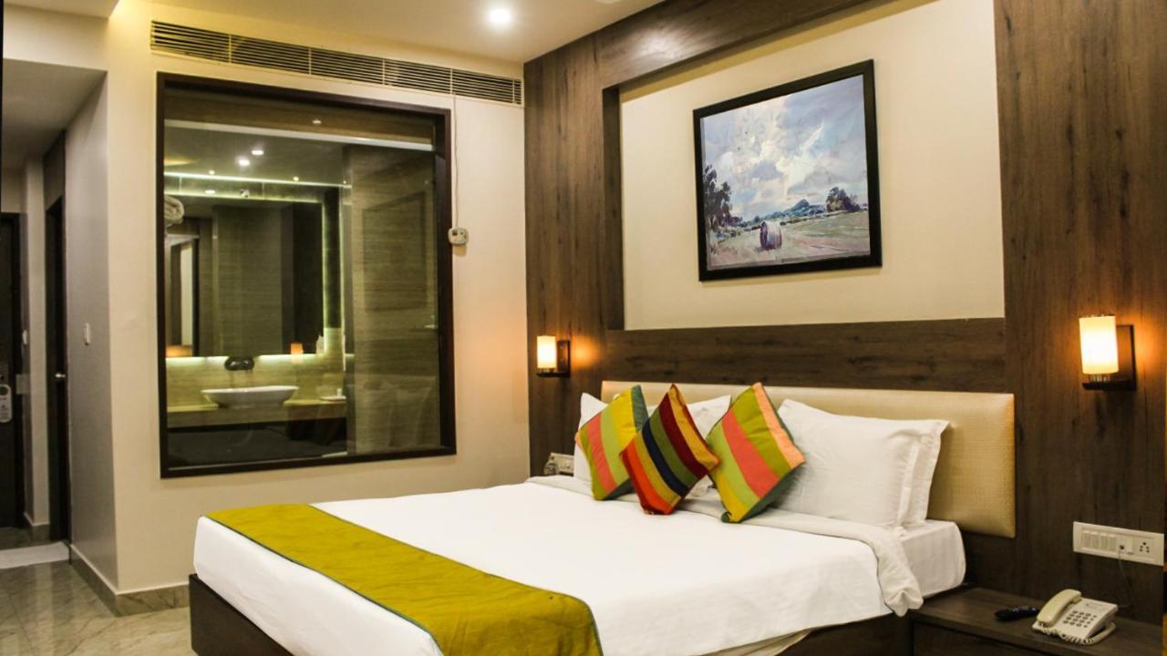 Seven Sky Clarks Exotica Hotel Bhuj Buitenkant foto