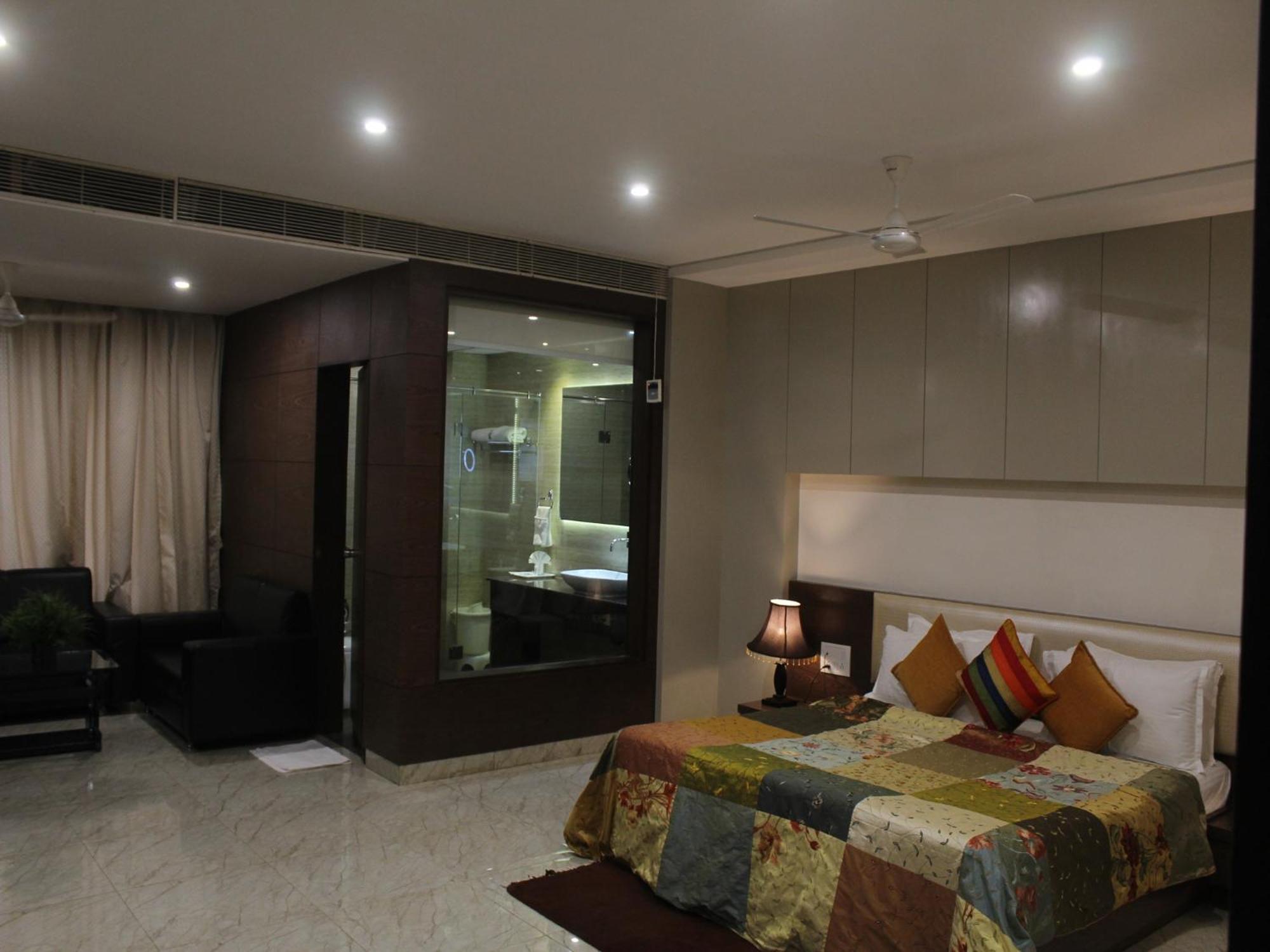 Seven Sky Clarks Exotica Hotel Bhuj Buitenkant foto