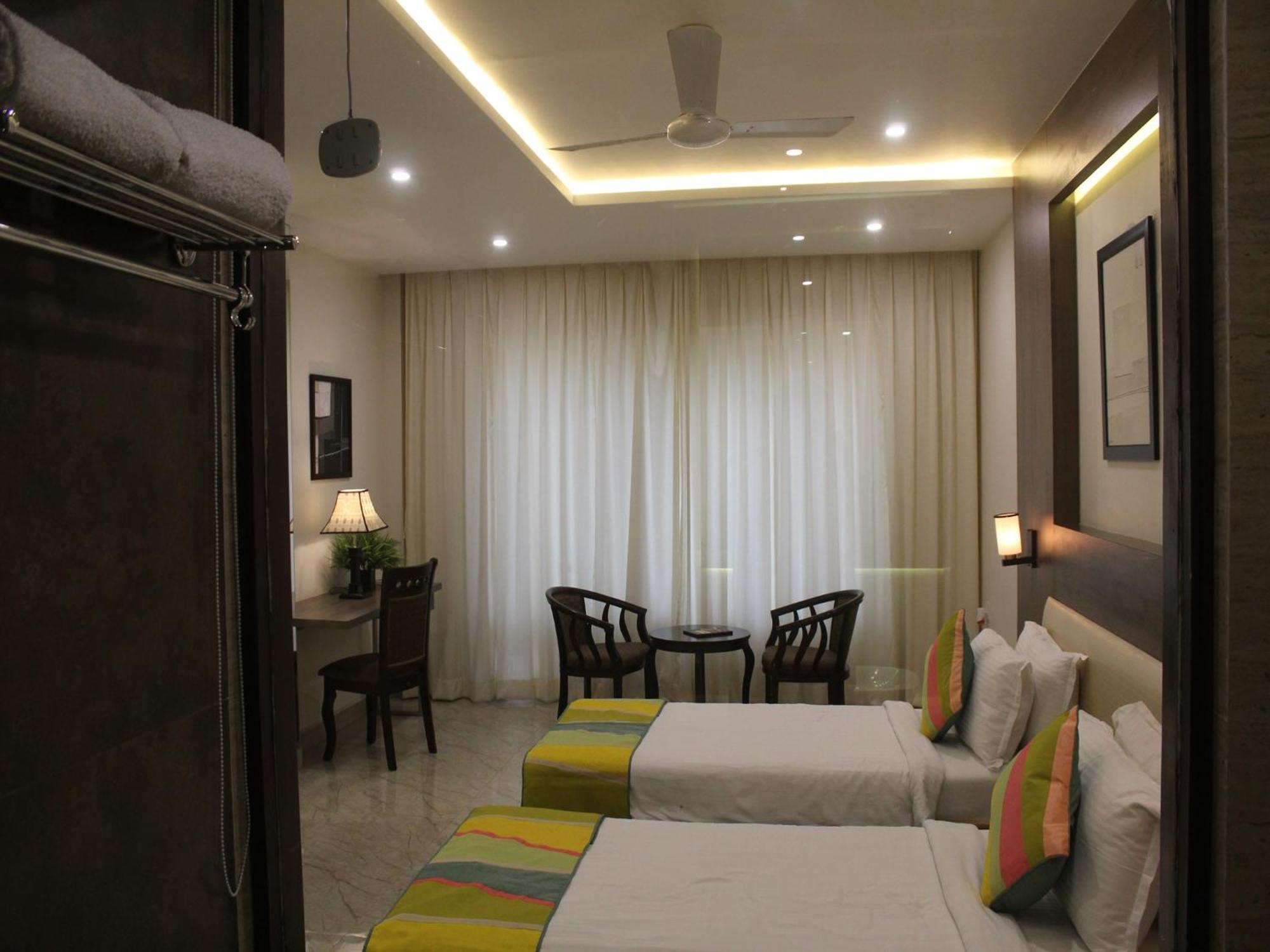 Seven Sky Clarks Exotica Hotel Bhuj Buitenkant foto