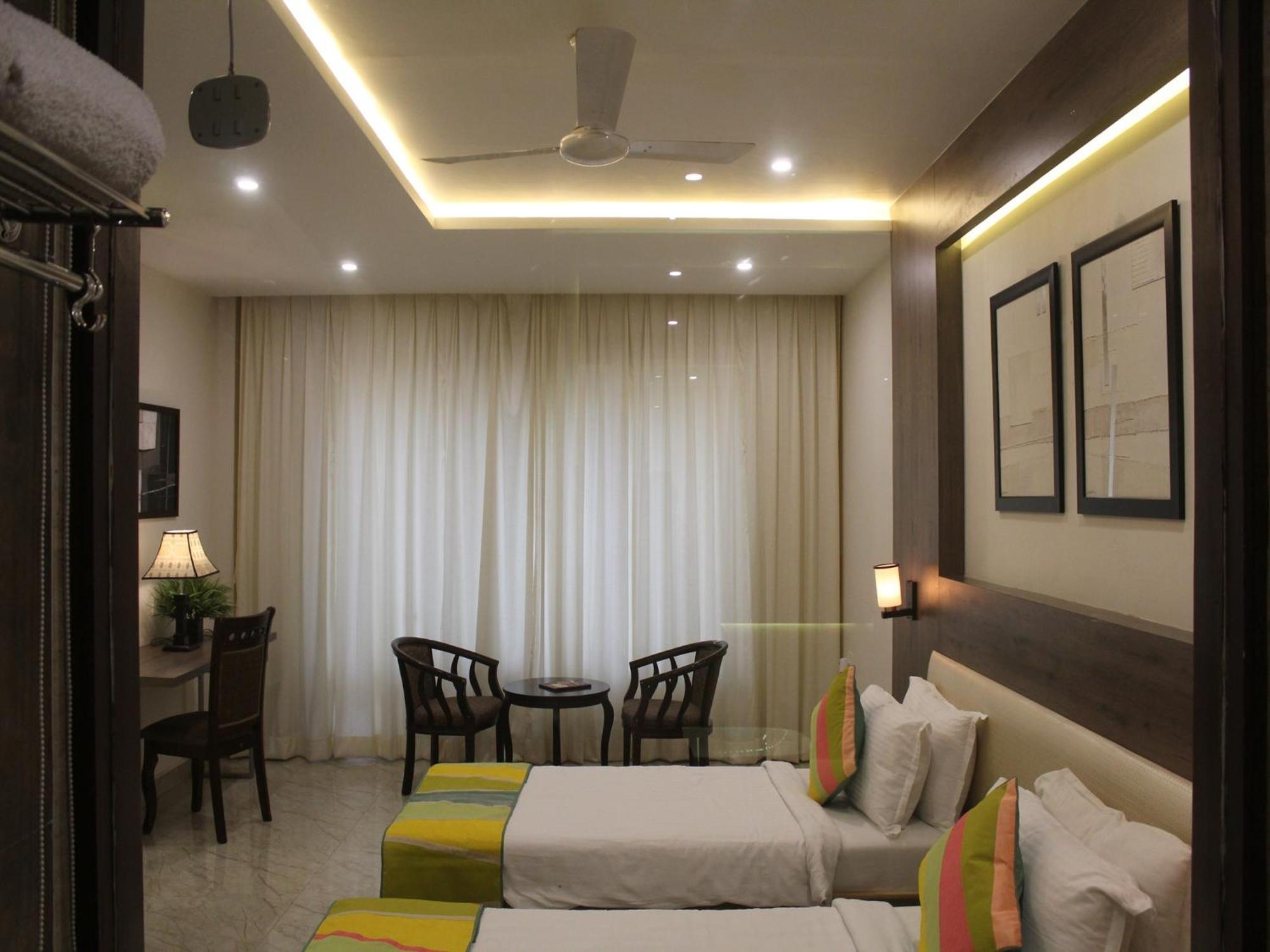 Seven Sky Clarks Exotica Hotel Bhuj Buitenkant foto