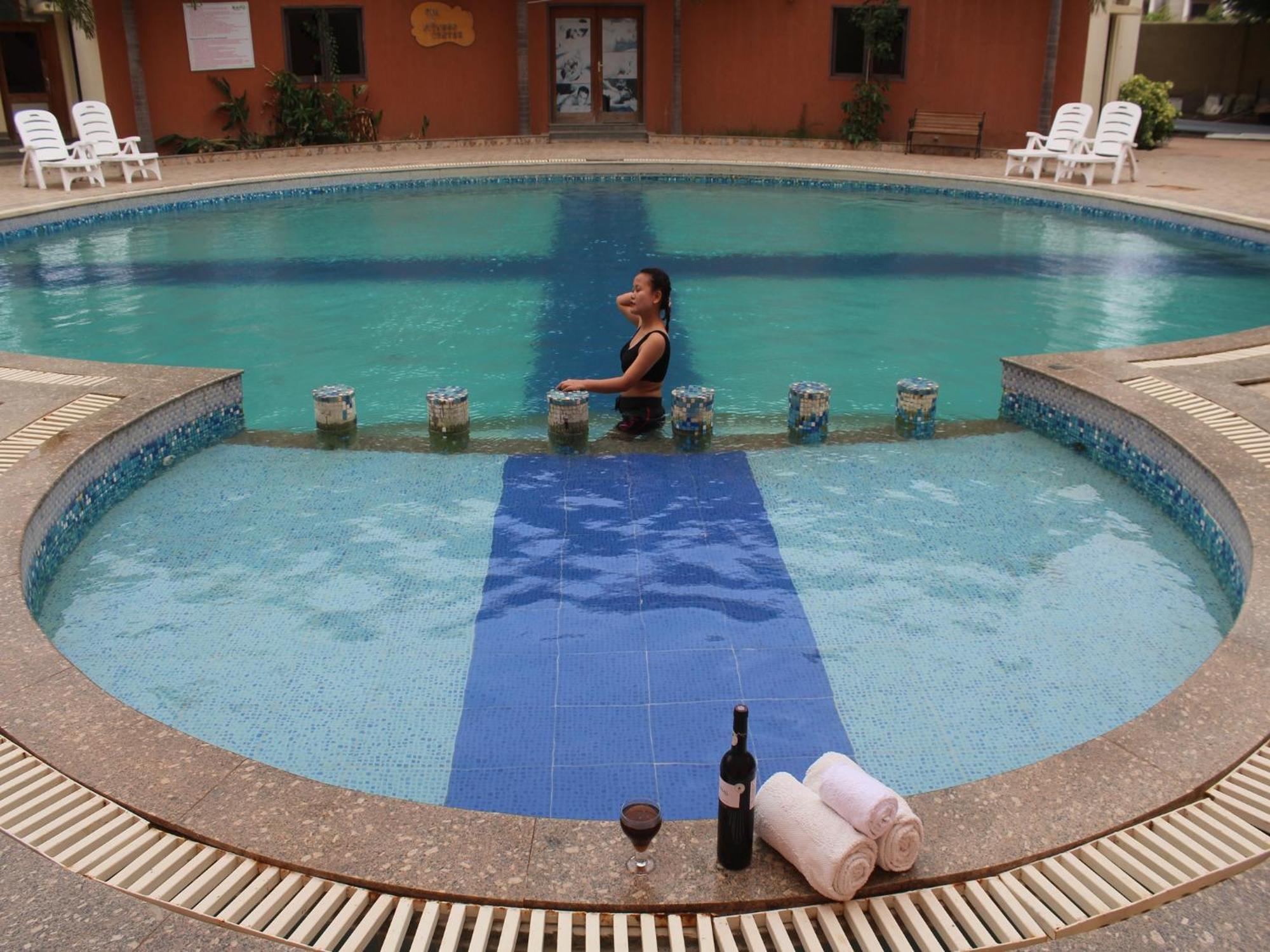 Seven Sky Clarks Exotica Hotel Bhuj Buitenkant foto