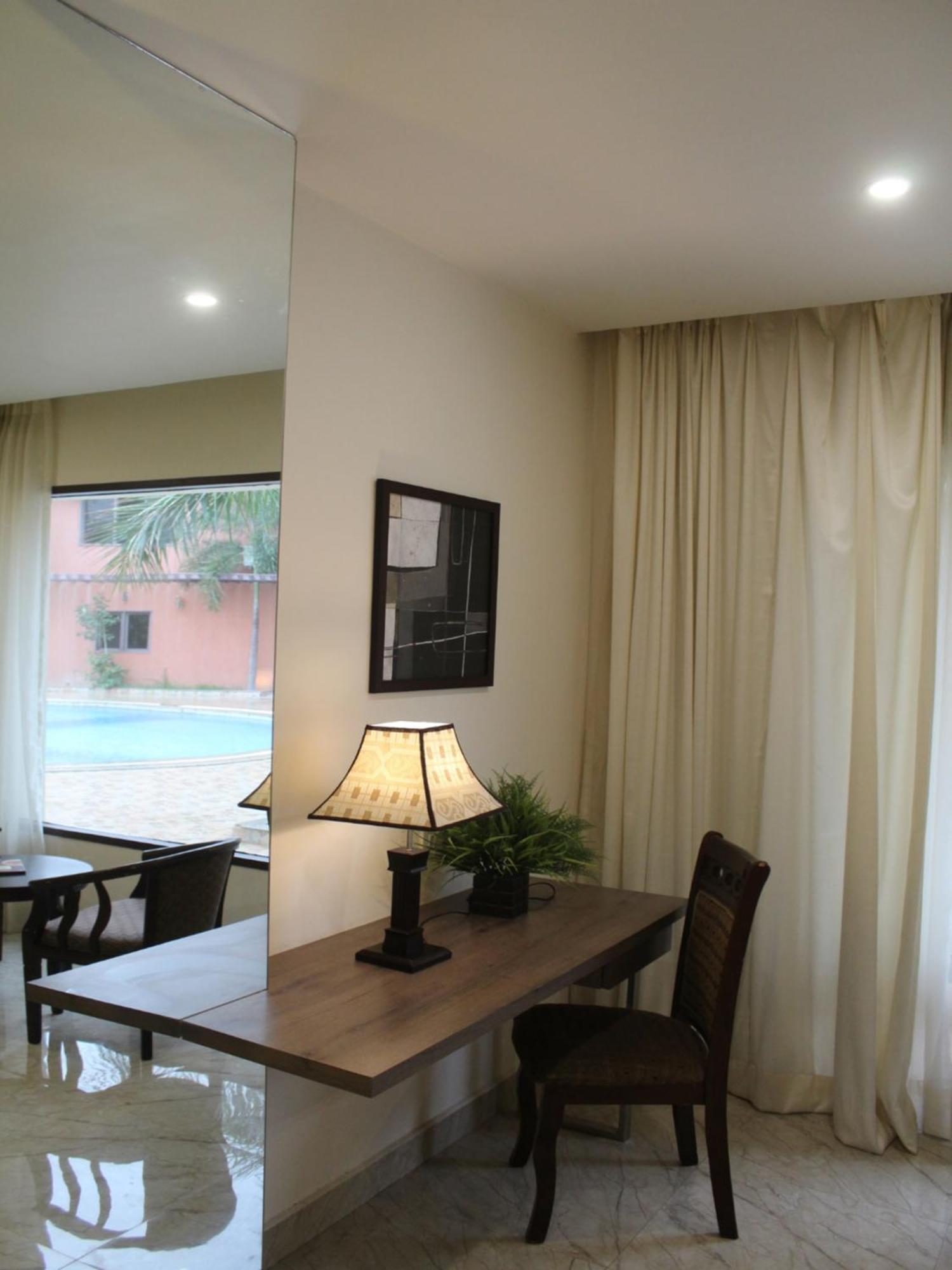 Seven Sky Clarks Exotica Hotel Bhuj Buitenkant foto