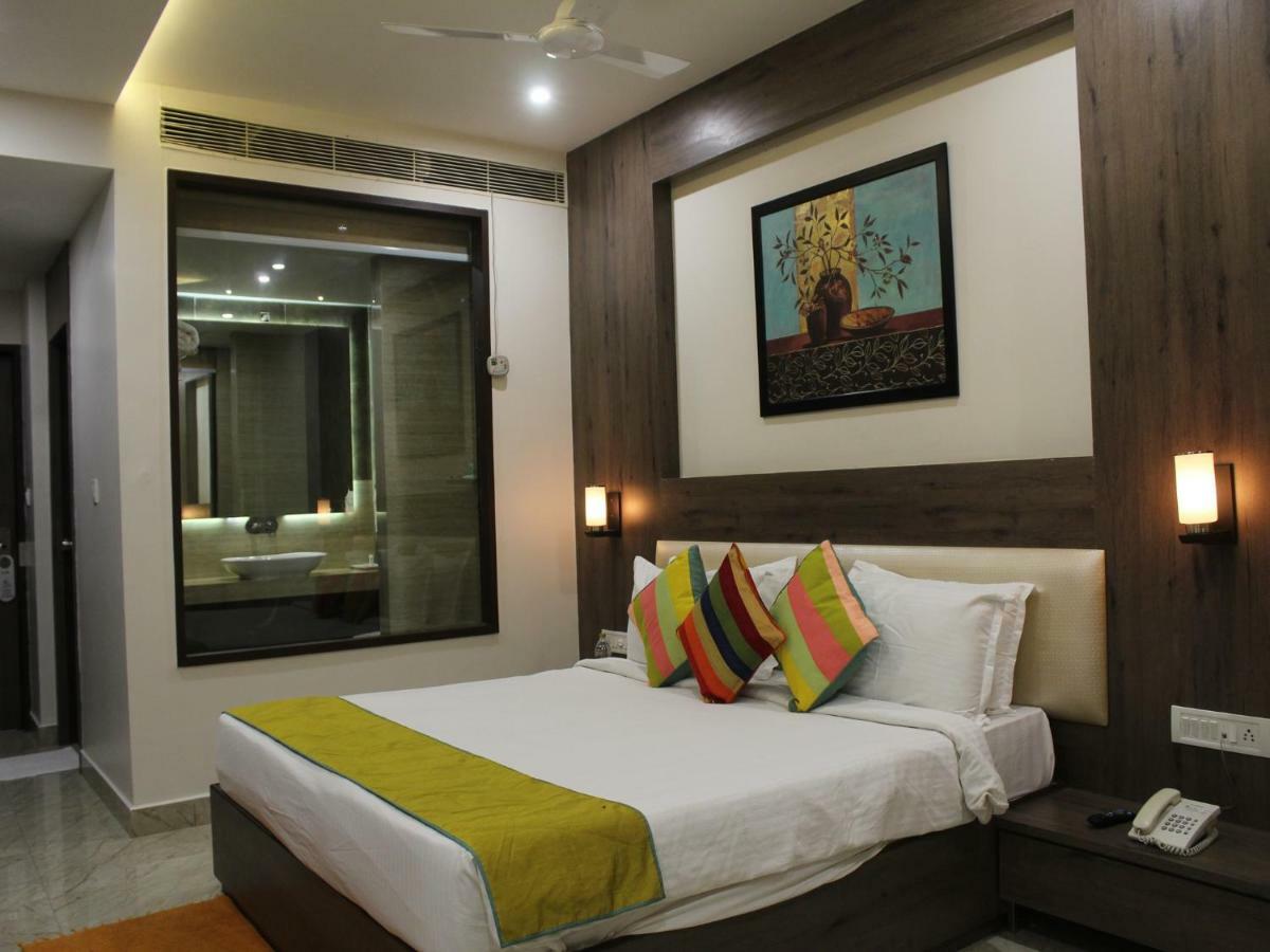 Seven Sky Clarks Exotica Hotel Bhuj Buitenkant foto