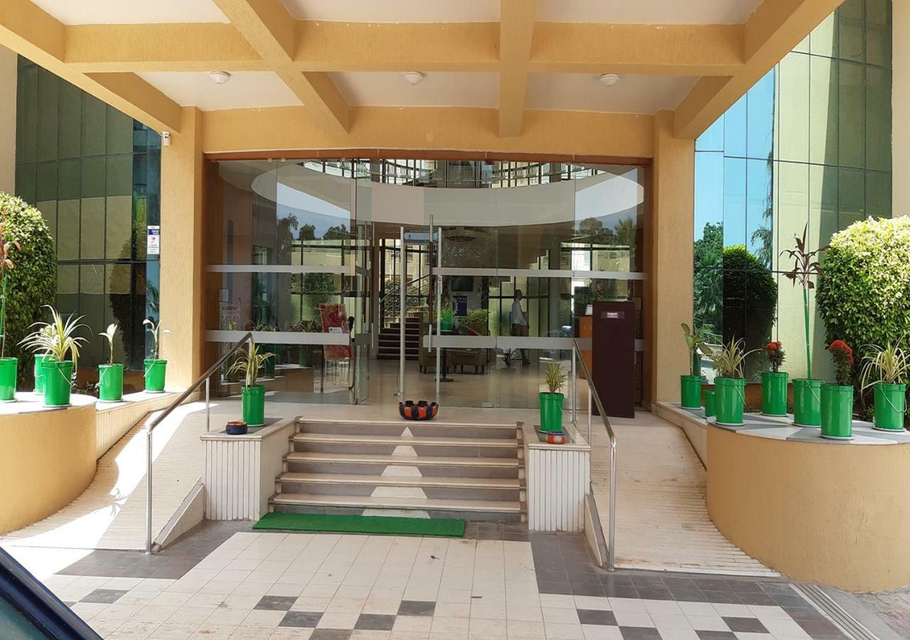Seven Sky Clarks Exotica Hotel Bhuj Buitenkant foto